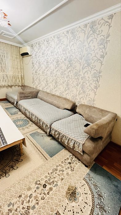 Диван уголок огромный