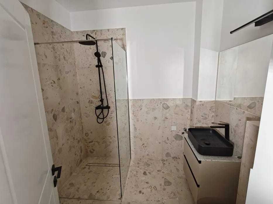 Inchiriez apartament  doua camere in Floresti, str. Eroilor nr. 380, 47 mp, et 3, lift, parcare inclusa, bloc nou, prima inchiriere