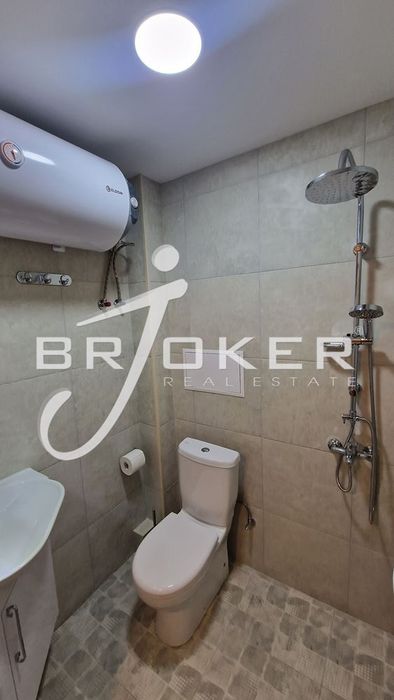 Продава се Двустаен апартамент в Кърджали, Център - 63 кв.м за 1862 €/кв.м - Снимка #9