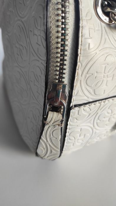 Оригинална дамска чанта Guess