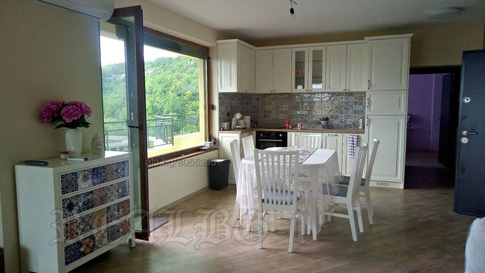 Продава се Тристаен апартамент в Каварна - 150 кв.м за 1300 €/кв.м - Снимка #1