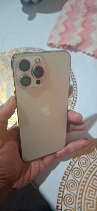 Iphone 13 pro max gold