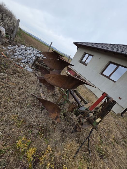 Plug reversibil GASSNER 3 brazde/trupițe, hidraulic – stare bună