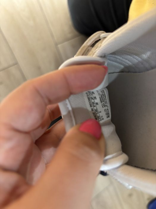 Маратонки adidas 38 номер, стелка 23,5