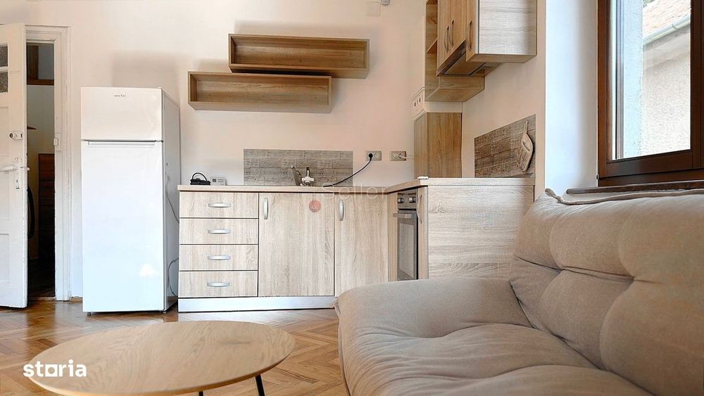 Apartament cu Acces la Curte Garaj Inclus