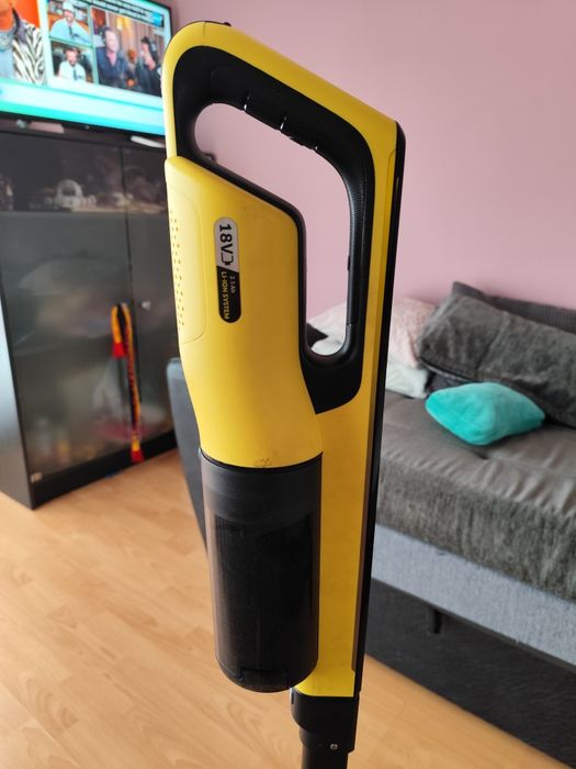 Вертикална прахосмукачка KARCHER