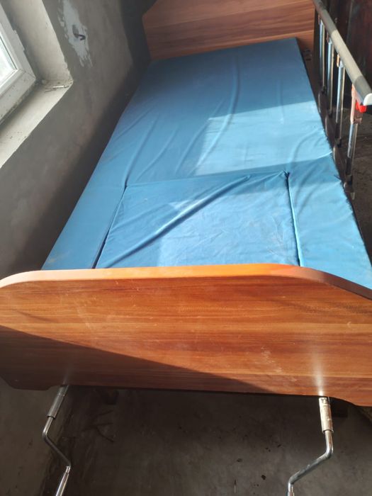 Функциональная кровать  для больних