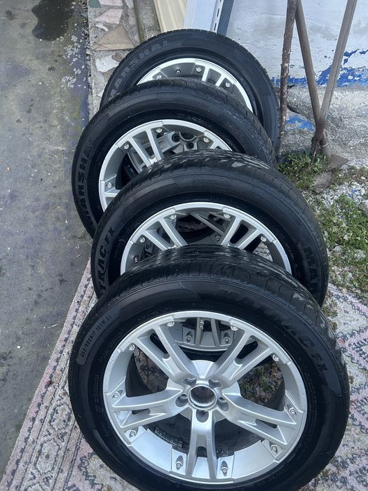 Продам комплект колес на R17