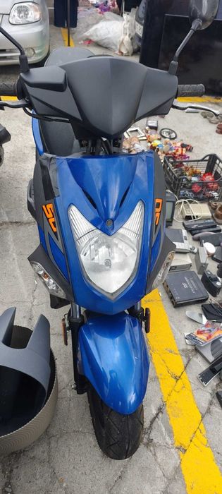 Scutere 49 cc limitate la 25 km/h Fără Permis ä