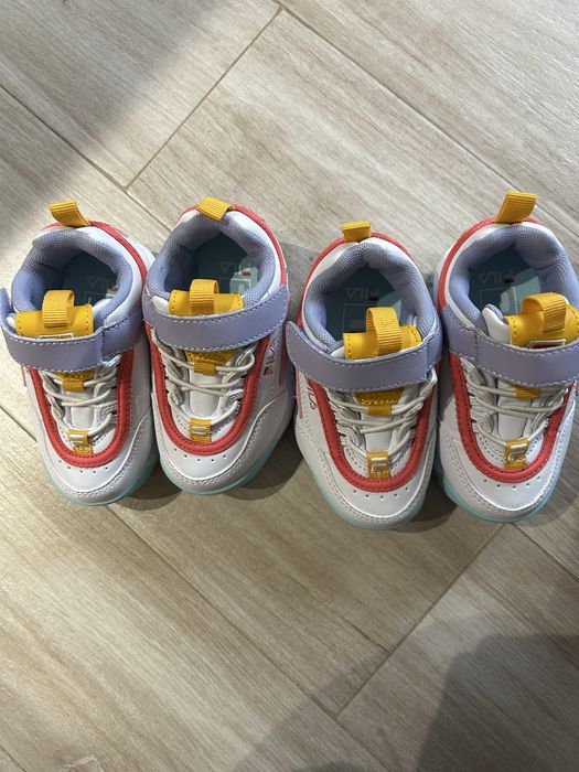 Два еднакви чифта детски маратонки на Fild