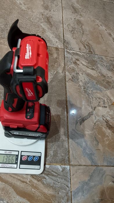 Mini flex milwaukee cu baterie de 6a NOU