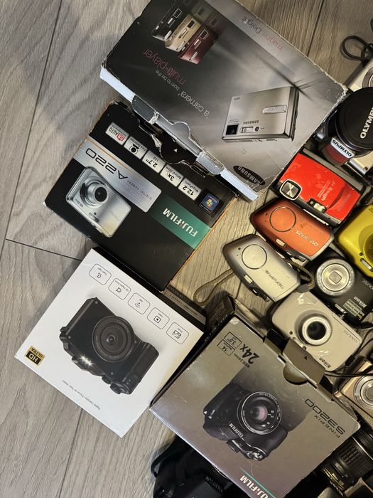 Aparate foto Canon .Olympus .Sony , Casio , Fujifilm