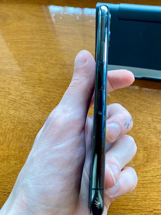 Iphone 11 pro 256 гб.