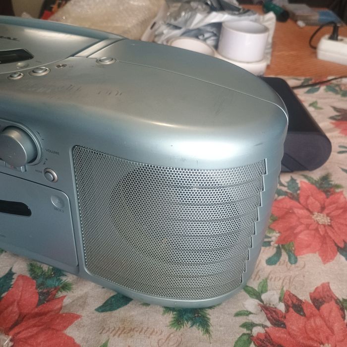 Radio Casetofon cu CD Dual CCR 2020 R - Cu telecomandă, curele noi, servisat