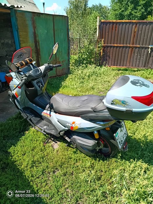 Продам скутор 180кубов