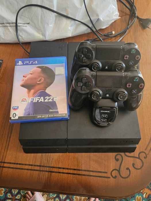 Игровая приставка Sony Playstation 4