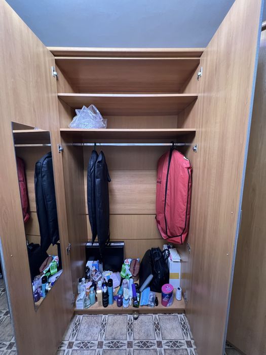 Продам шкаф угловой