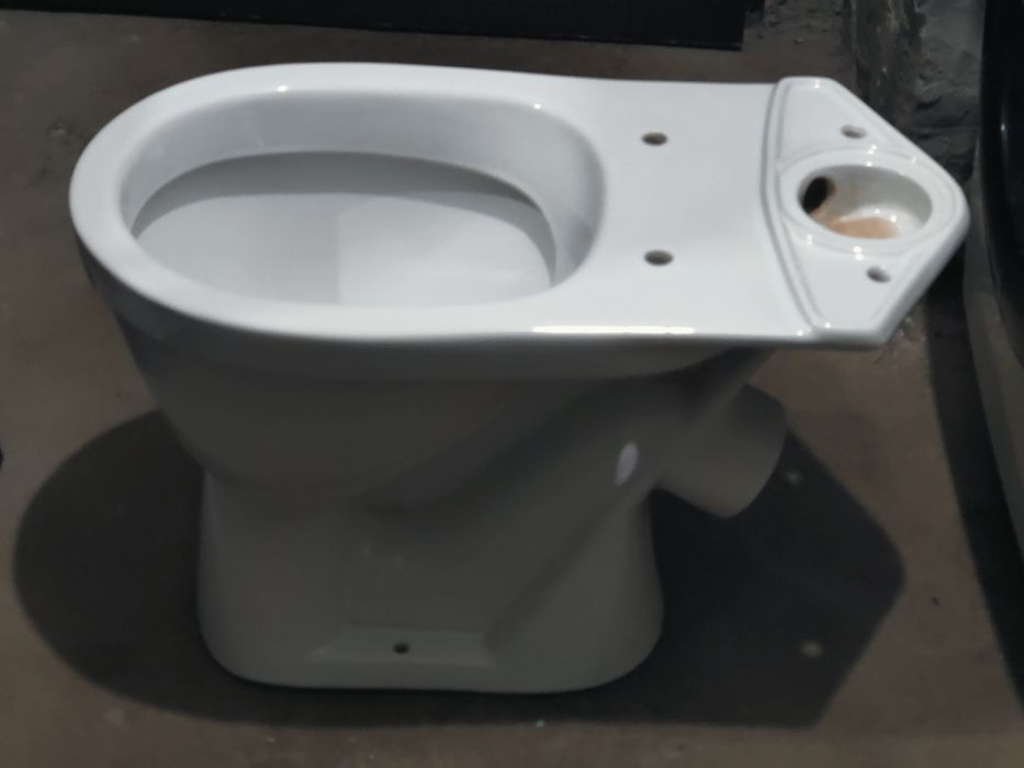 Унитаз Santek в отличном состоянии