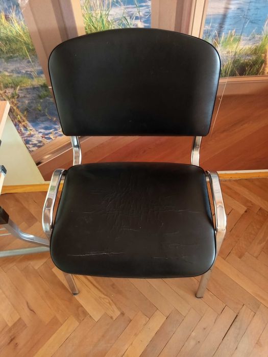 Малко бюро и стол