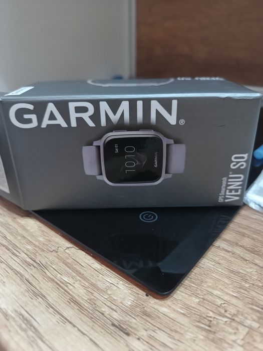 Смарт часовник Garmin Venu Sq