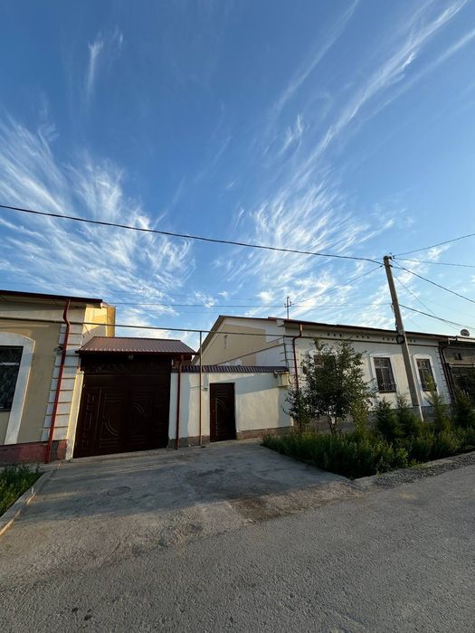 Урганч шахрида 600 м.кв намунали ховли жой сотилади.