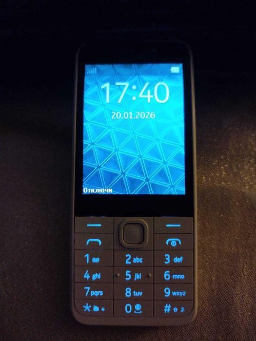 Продавам NOKIA 230