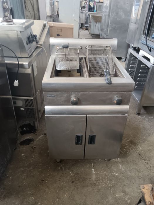 Двоен газов фритюрник lincat 2х10 лтр