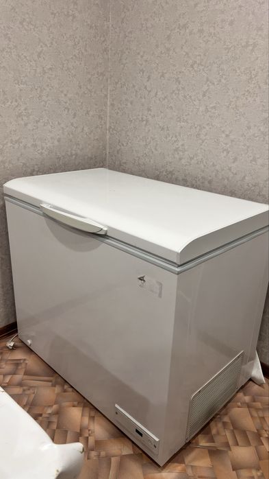 Продам Морозильник