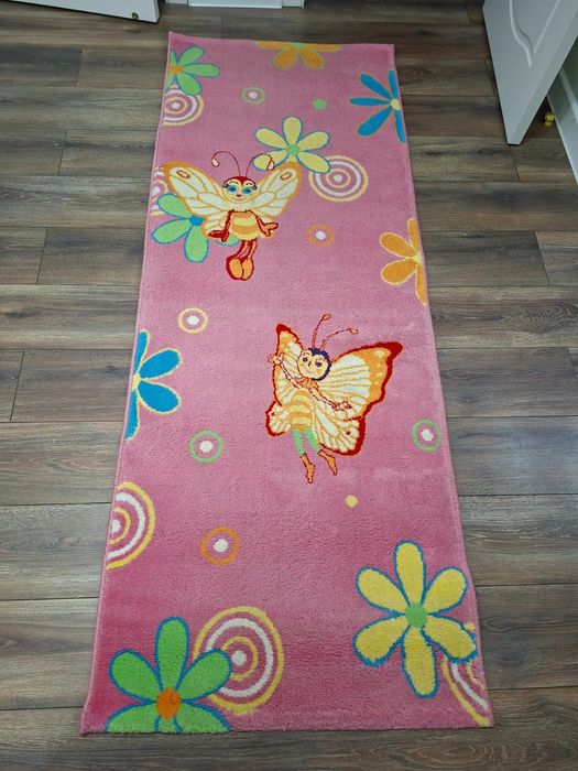 Продам ковры новые