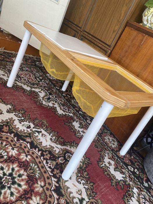 Продам детский столик