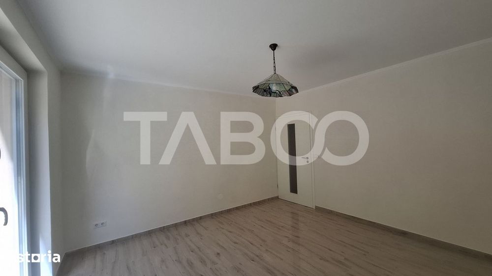 Casa de vanzare 405 mp utili 2 garaje 250 mp terase Slimnic Sibiu