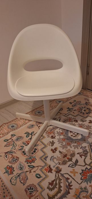 Scaun alb pentru birou, copii, Ikea, model LOBERGET