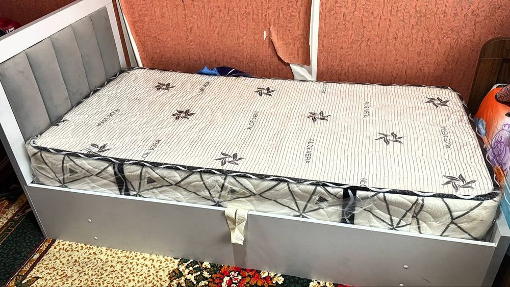 Кроват сотилади , СРОЧНО !!!