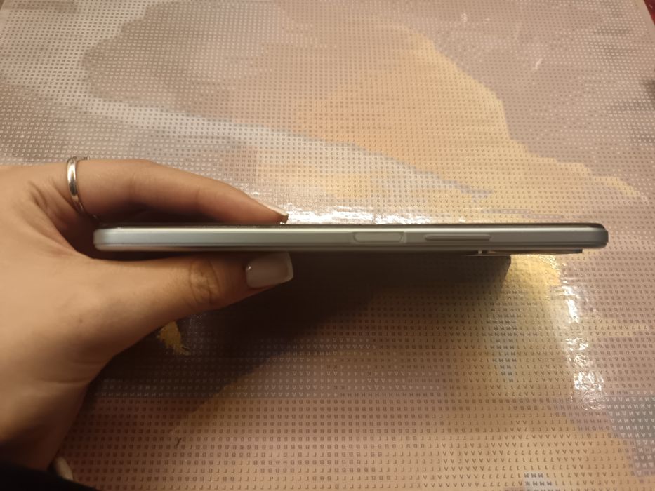 Телефон Vivo Y21