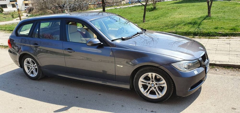 Продавам BMW 320d