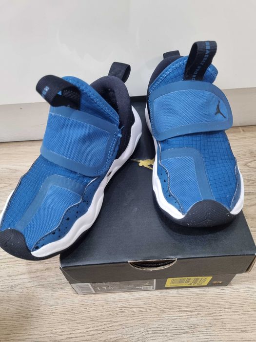 Adidasi Jordan marime 28.5