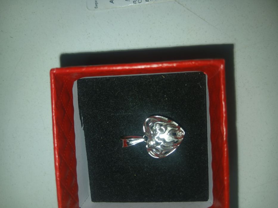 Продам кулон белое золото.