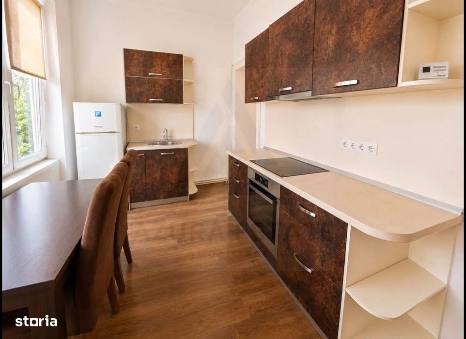 Apartament 2 camere 61 mp utili parter 2 bai 2 pivnite Centrul Istoric