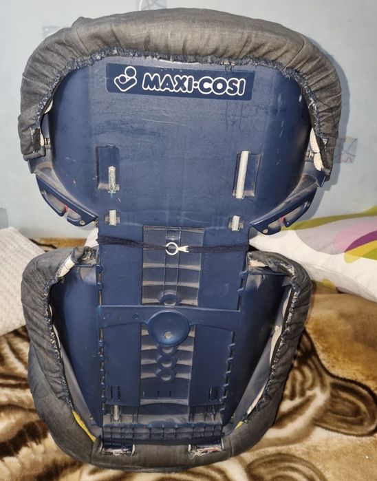 Столче за кола MAXI COSI до 36кг с подарък стол за хранене CICCHO нова