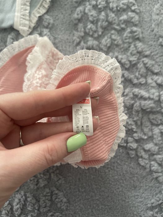 продам новые, размер 42-44