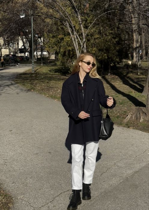 Дамска чанта със среден размер