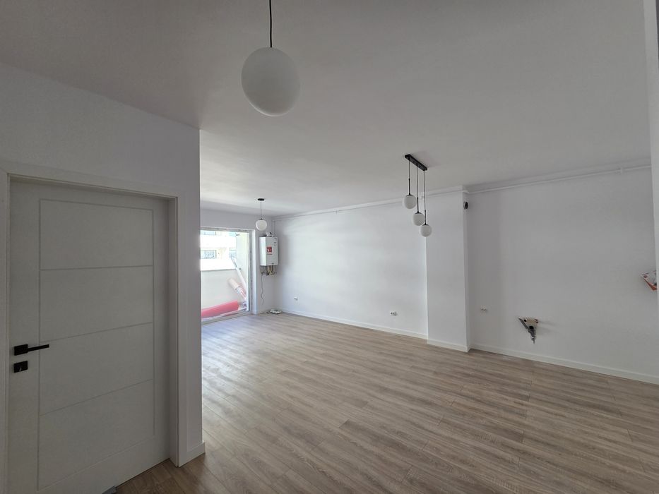 Apartament 2 camere, 45 mp, intermediar, garaj,  balcon, Zona Eroilor