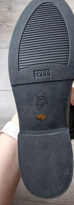 Продам кожанные сапоги