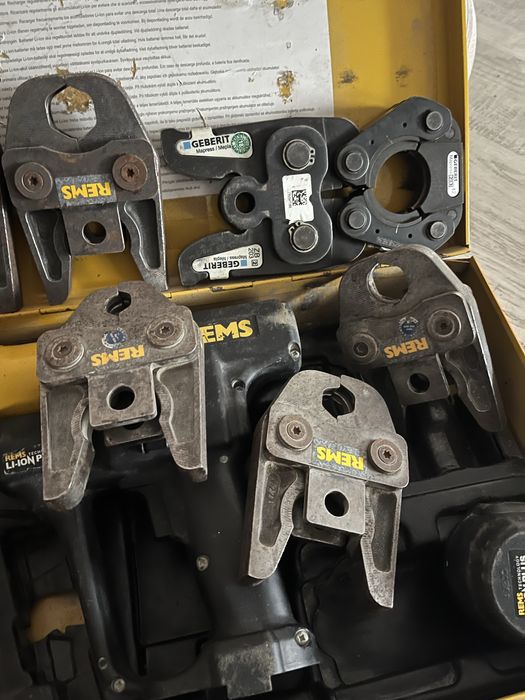 Прес машина Rems