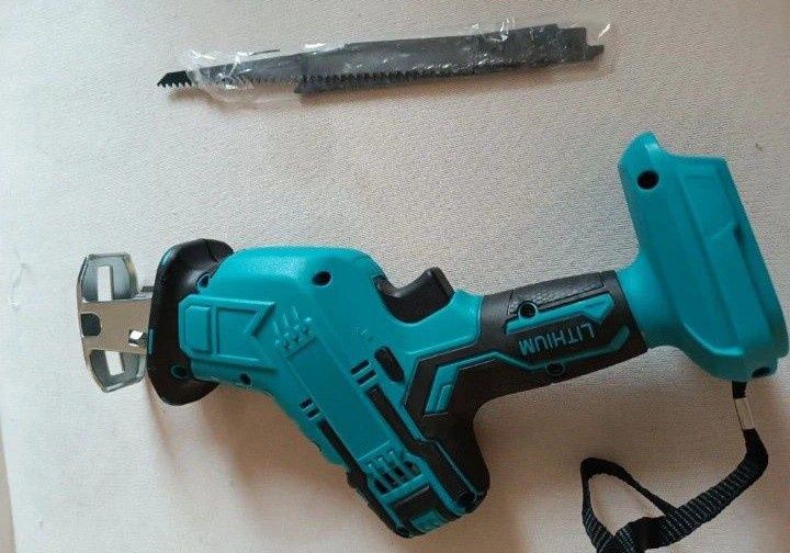 Fierăstrău electric