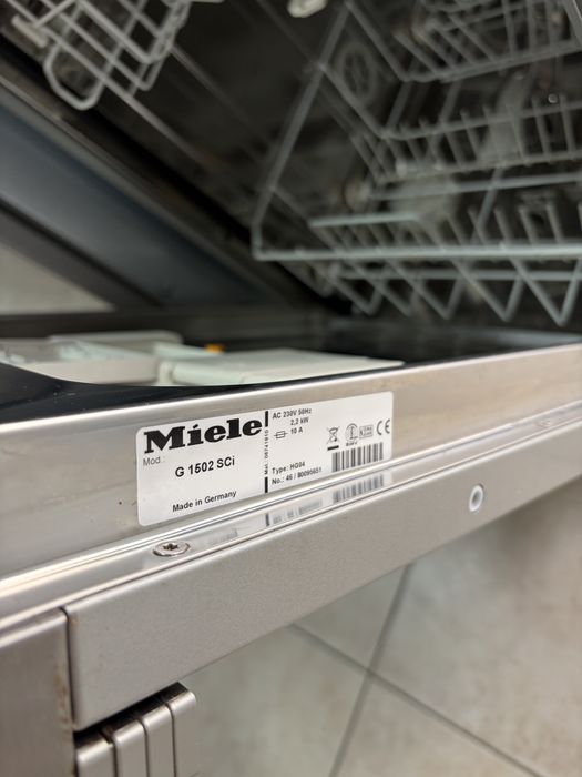 Miele G1502 тясна миялна за частично вграждане/24 мес гаранция