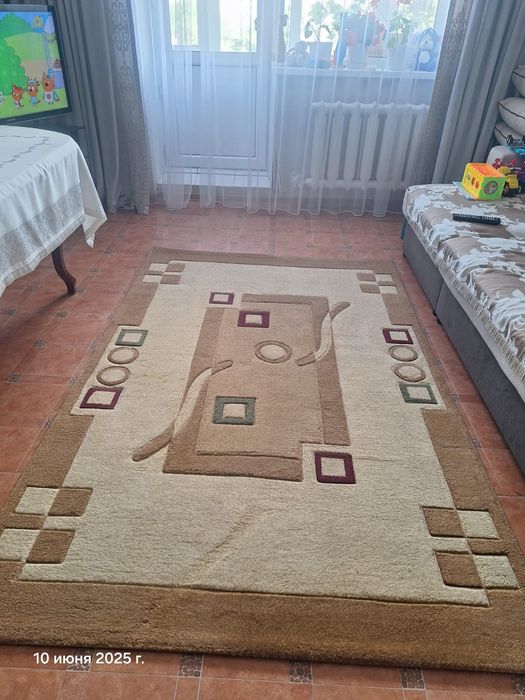 Продам ковер 2.3*1.5