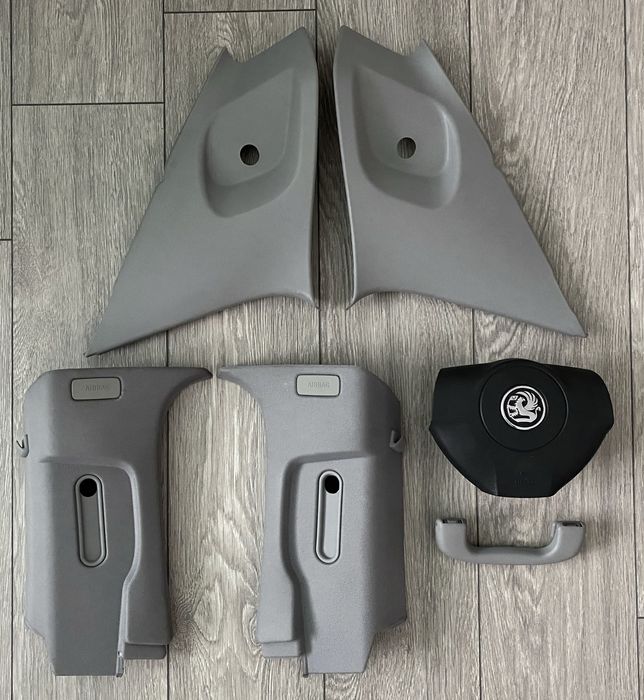 Части от Opel Astra H GTC (Еърбег, странични/задни колонки, д. дръжка)