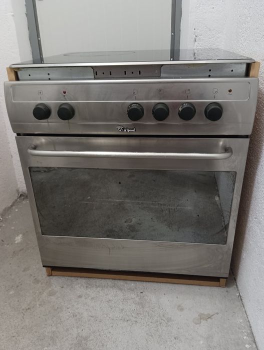 Готварска печка Whirlpool за вграждане