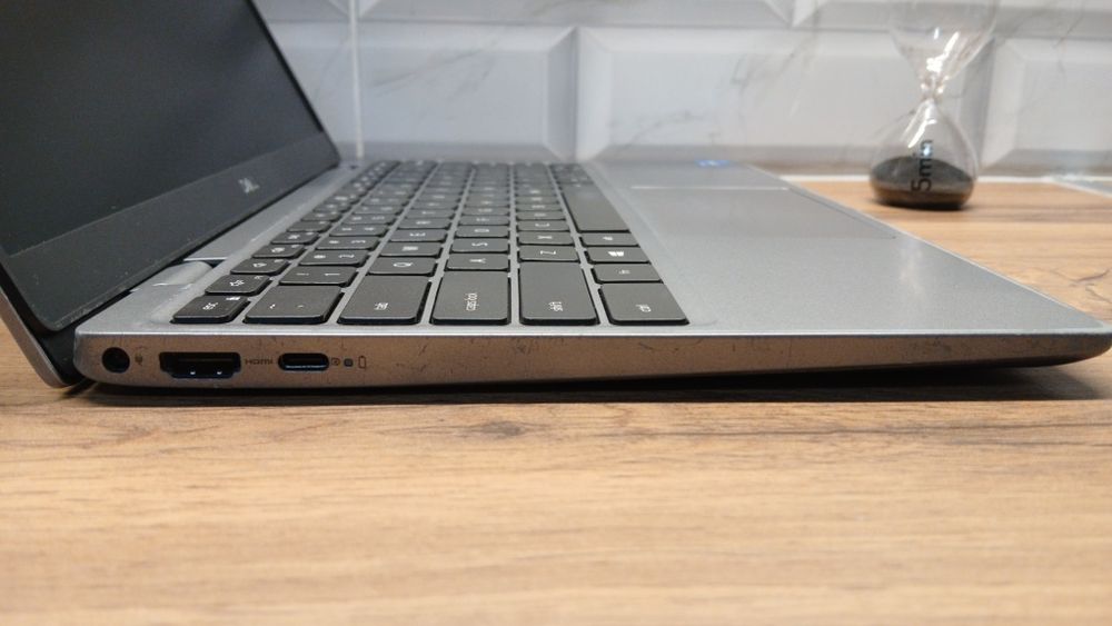 Dell latitude i3 11 avlod  8GB+256GB FullHD